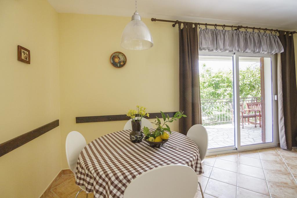 Apartment Popaj Komiza