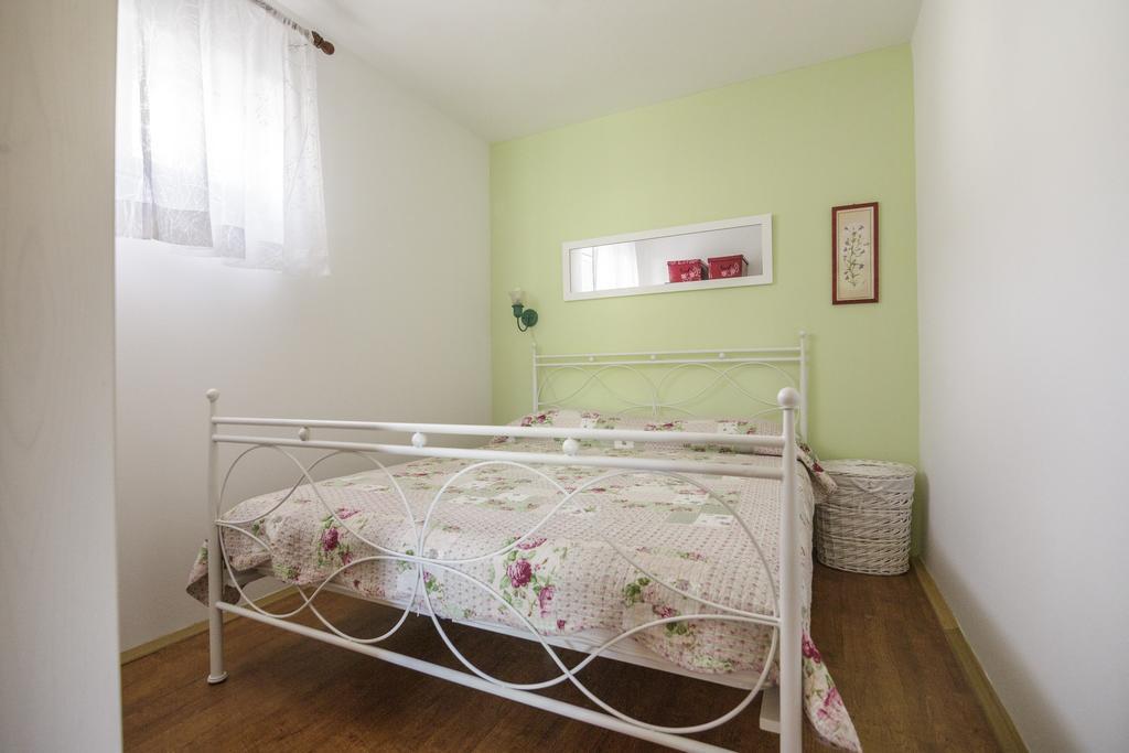 Popaj Apartment Komiza