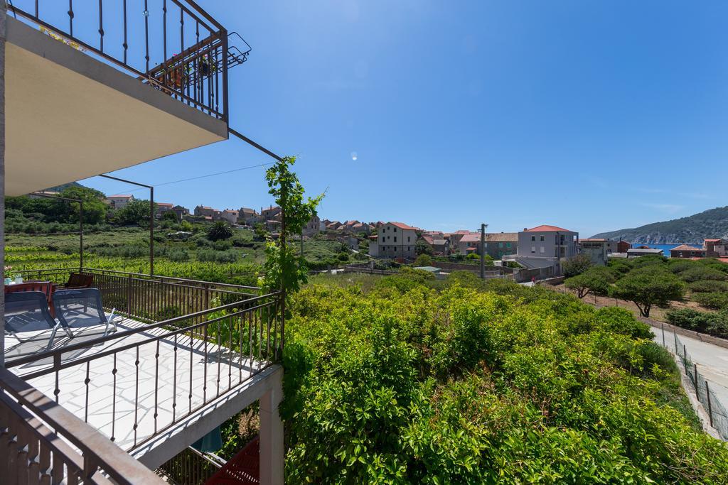 Apartment Popaj Komiza